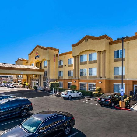 Comfort Inn & Suites Sacramento - University Area Kültér fotó