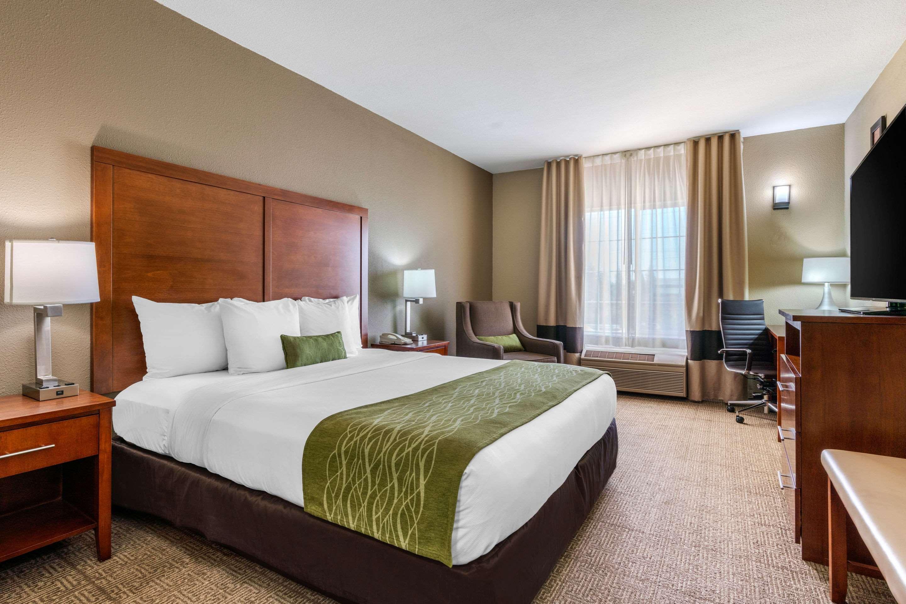 Comfort Inn & Suites Sacramento - University Area Kültér fotó