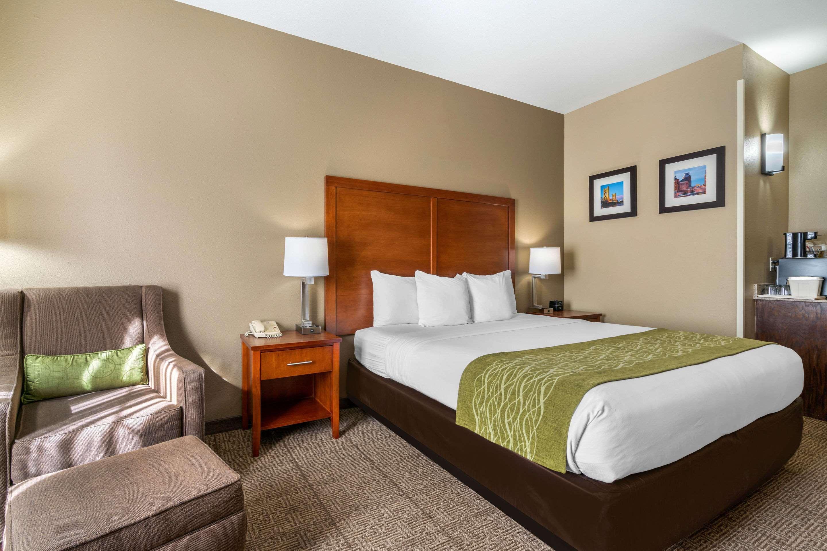 Comfort Inn & Suites Sacramento - University Area Kültér fotó