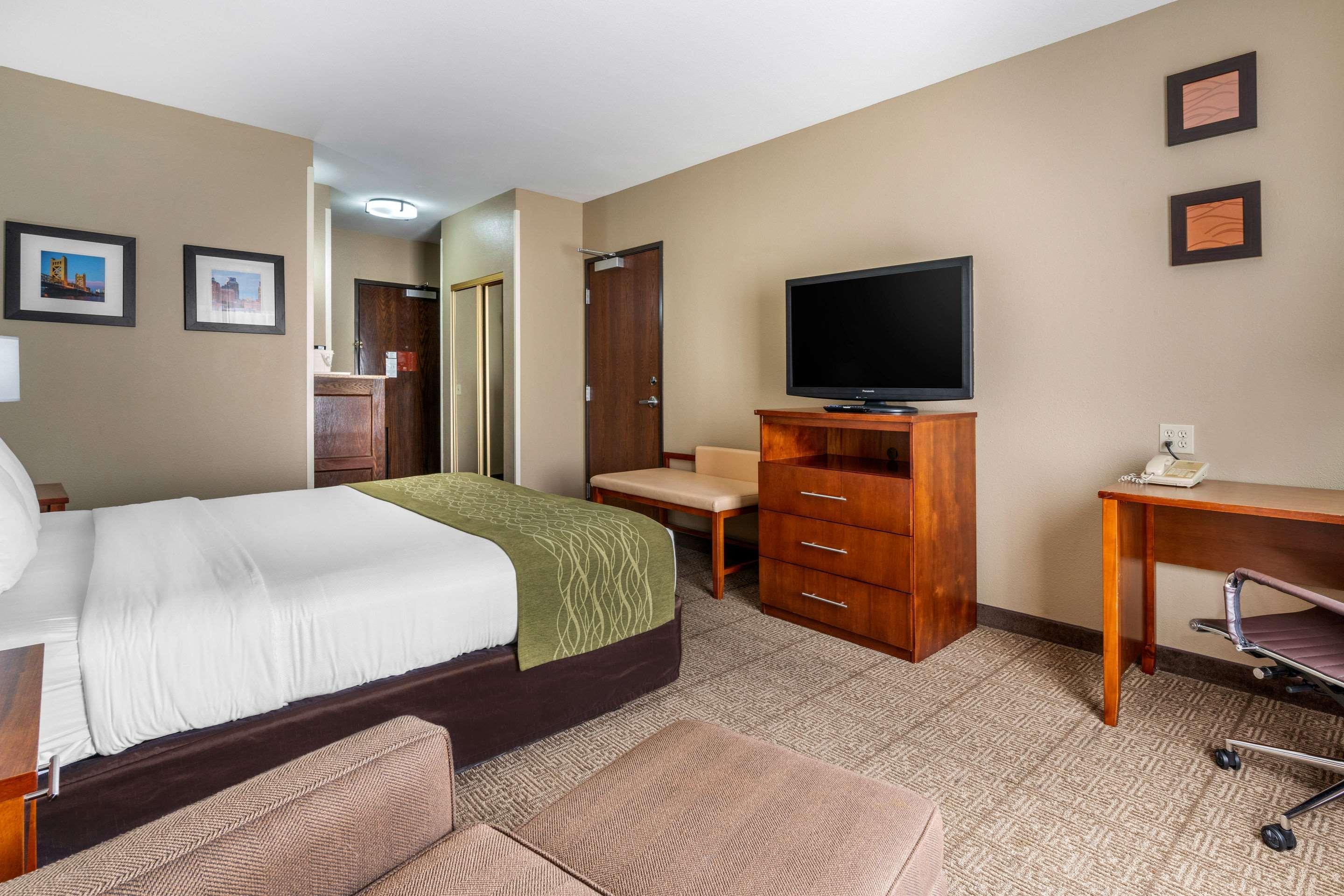 Comfort Inn & Suites Sacramento - University Area Kültér fotó