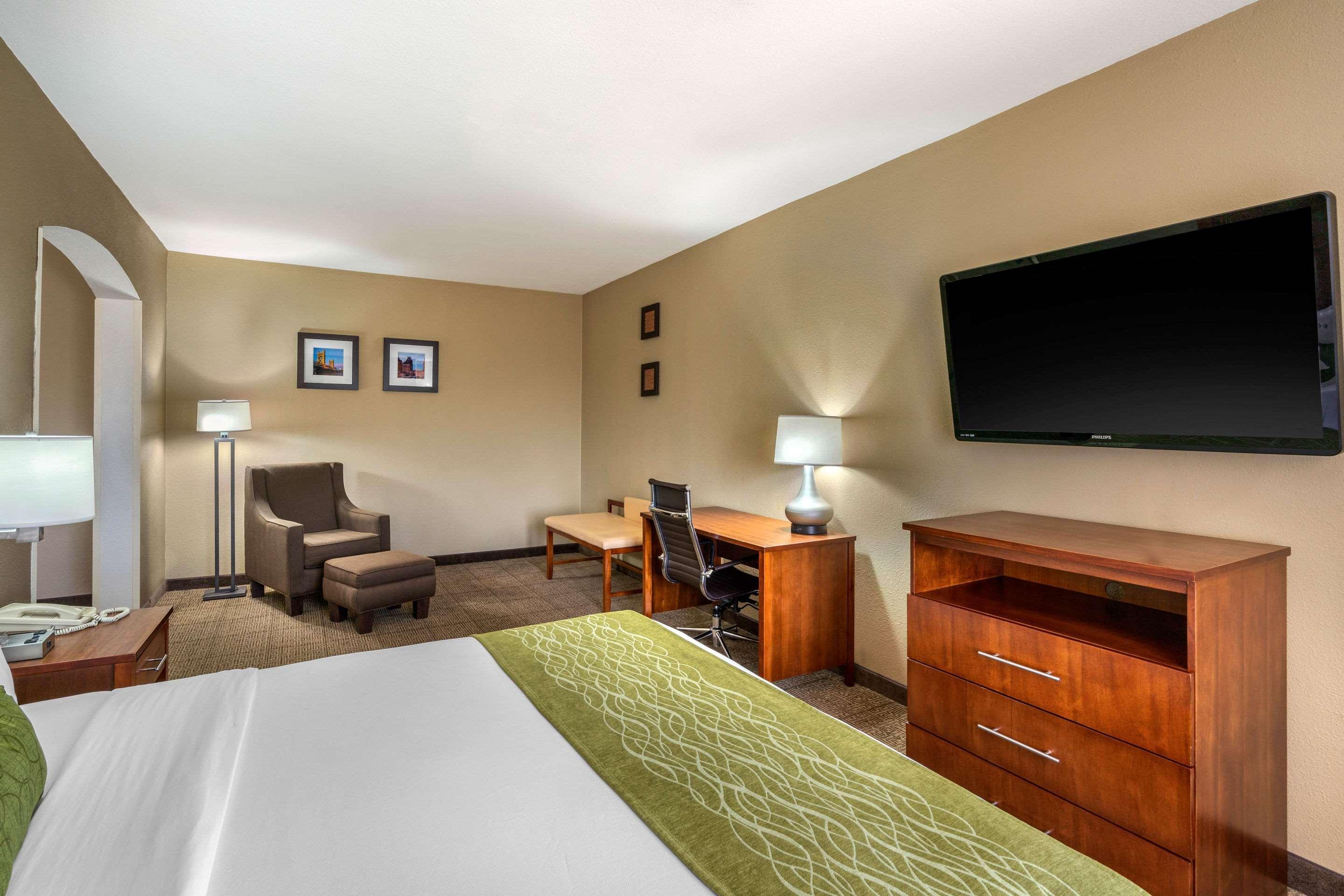 Comfort Inn & Suites Sacramento - University Area Kültér fotó