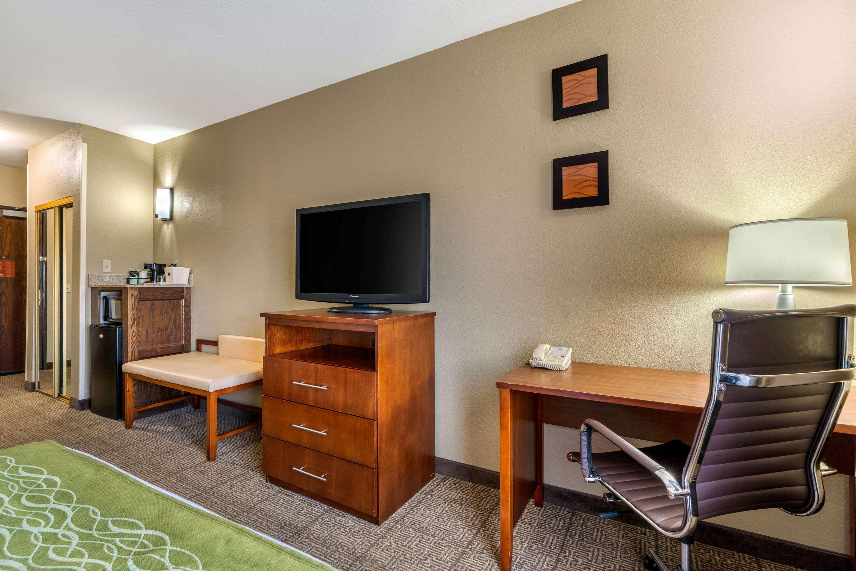 Comfort Inn & Suites Sacramento - University Area Kültér fotó