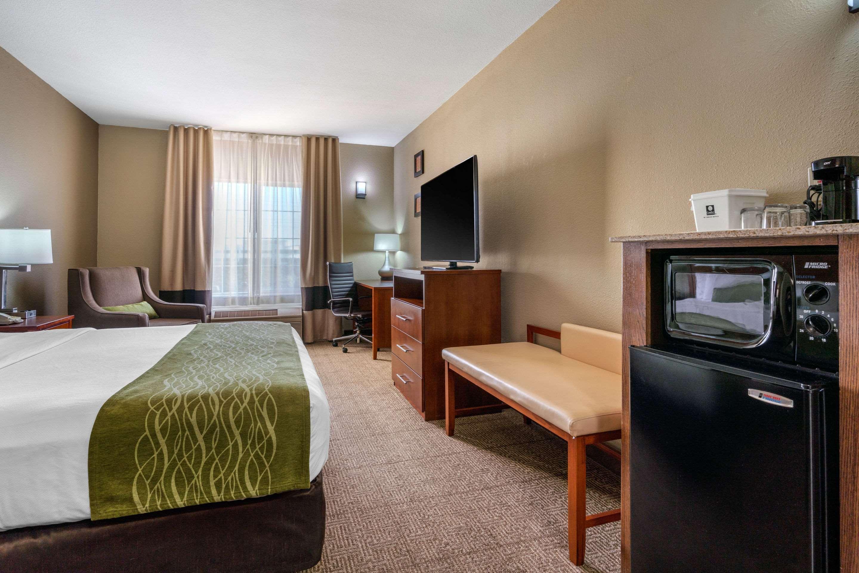 Comfort Inn & Suites Sacramento - University Area Kültér fotó