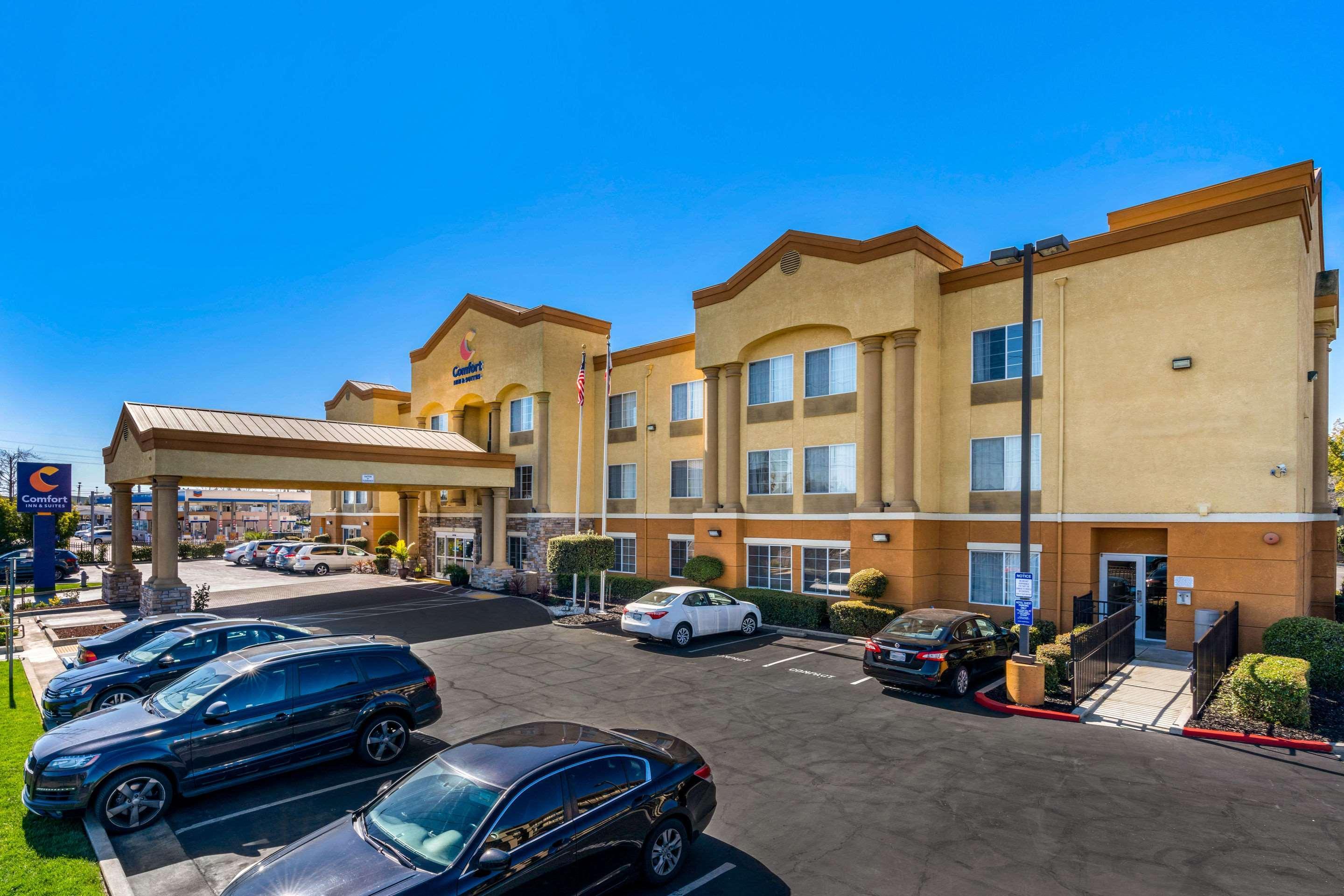 Comfort Inn & Suites Sacramento - University Area Kültér fotó