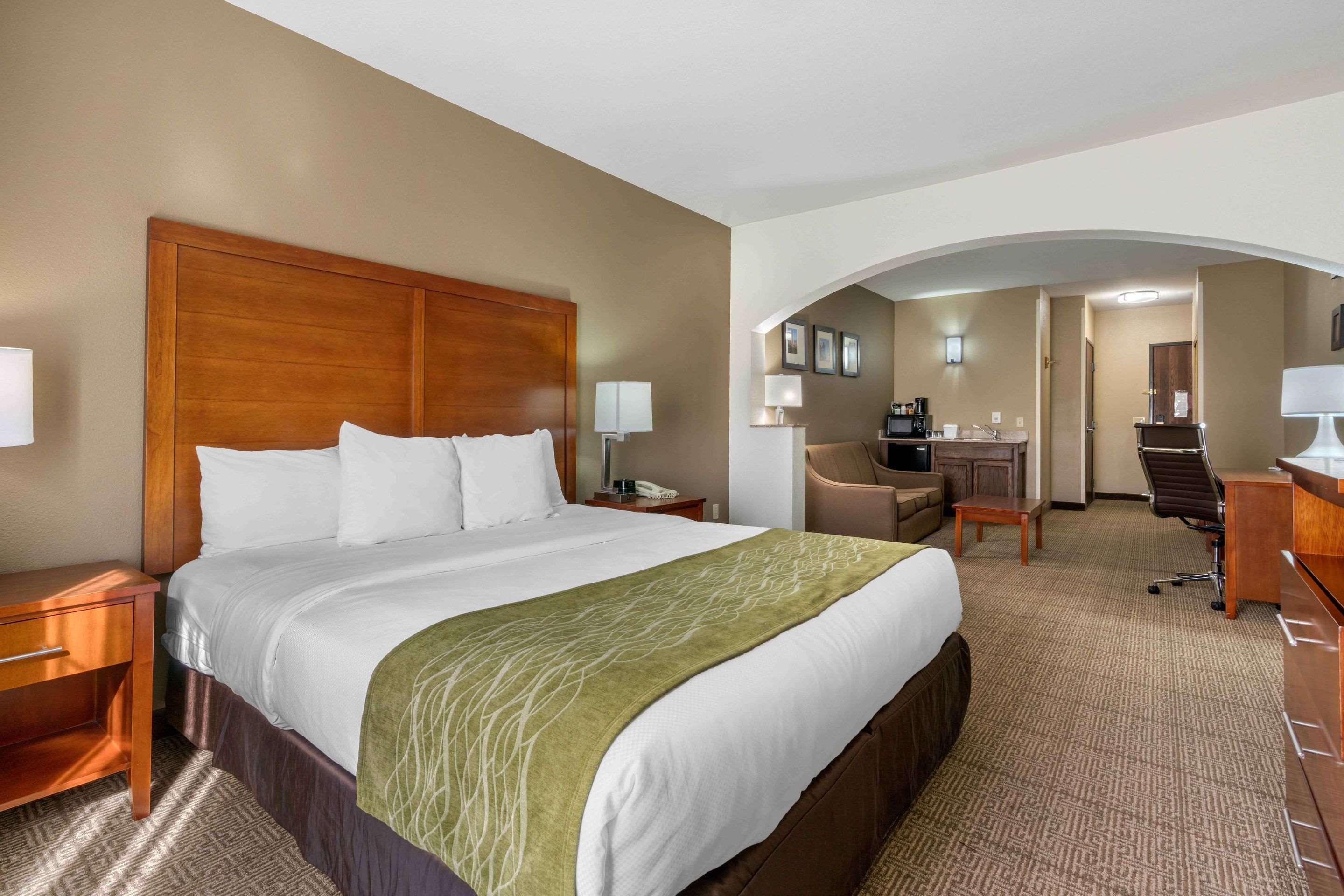 Comfort Inn & Suites Sacramento - University Area Kültér fotó