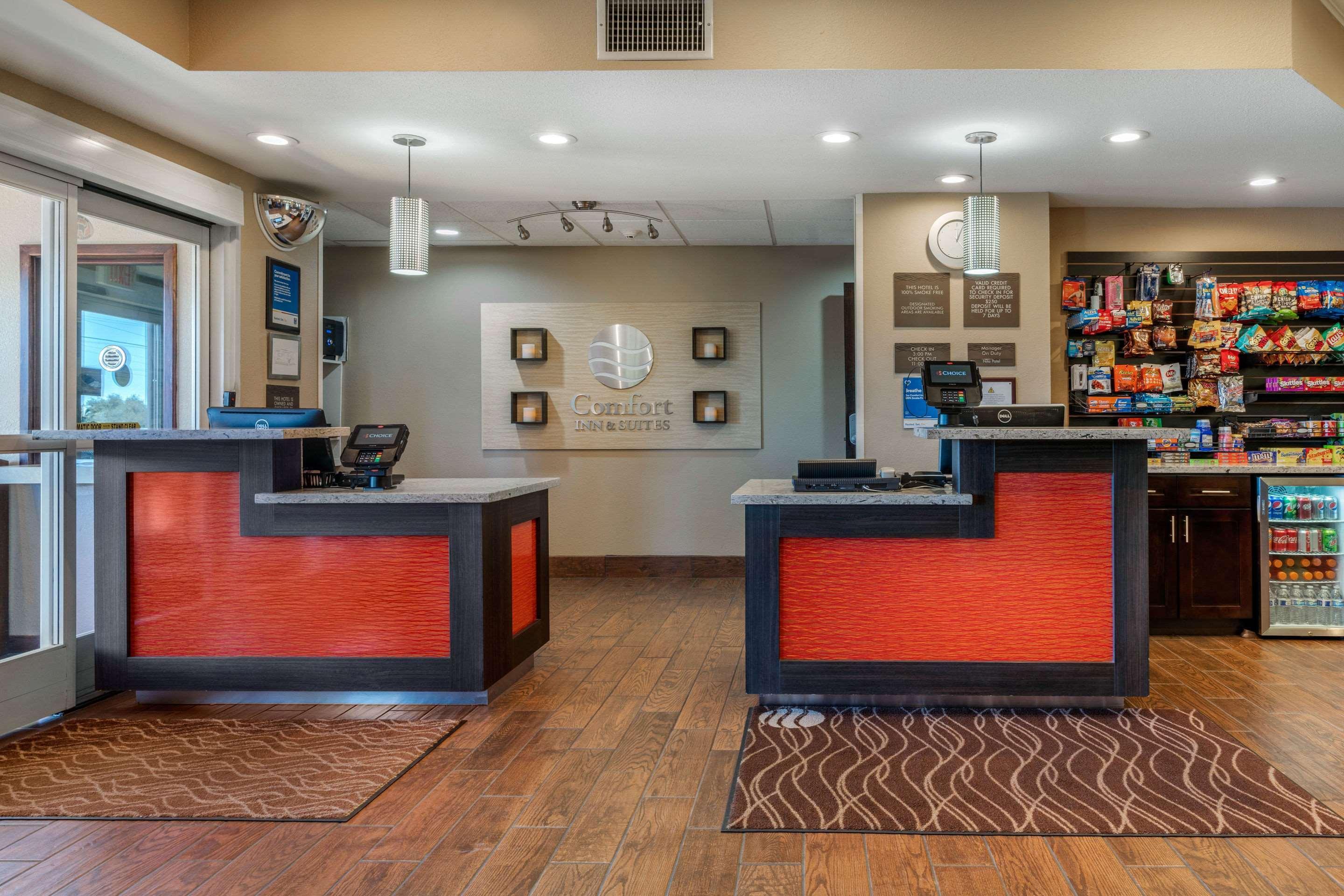 Comfort Inn & Suites Sacramento - University Area Kültér fotó