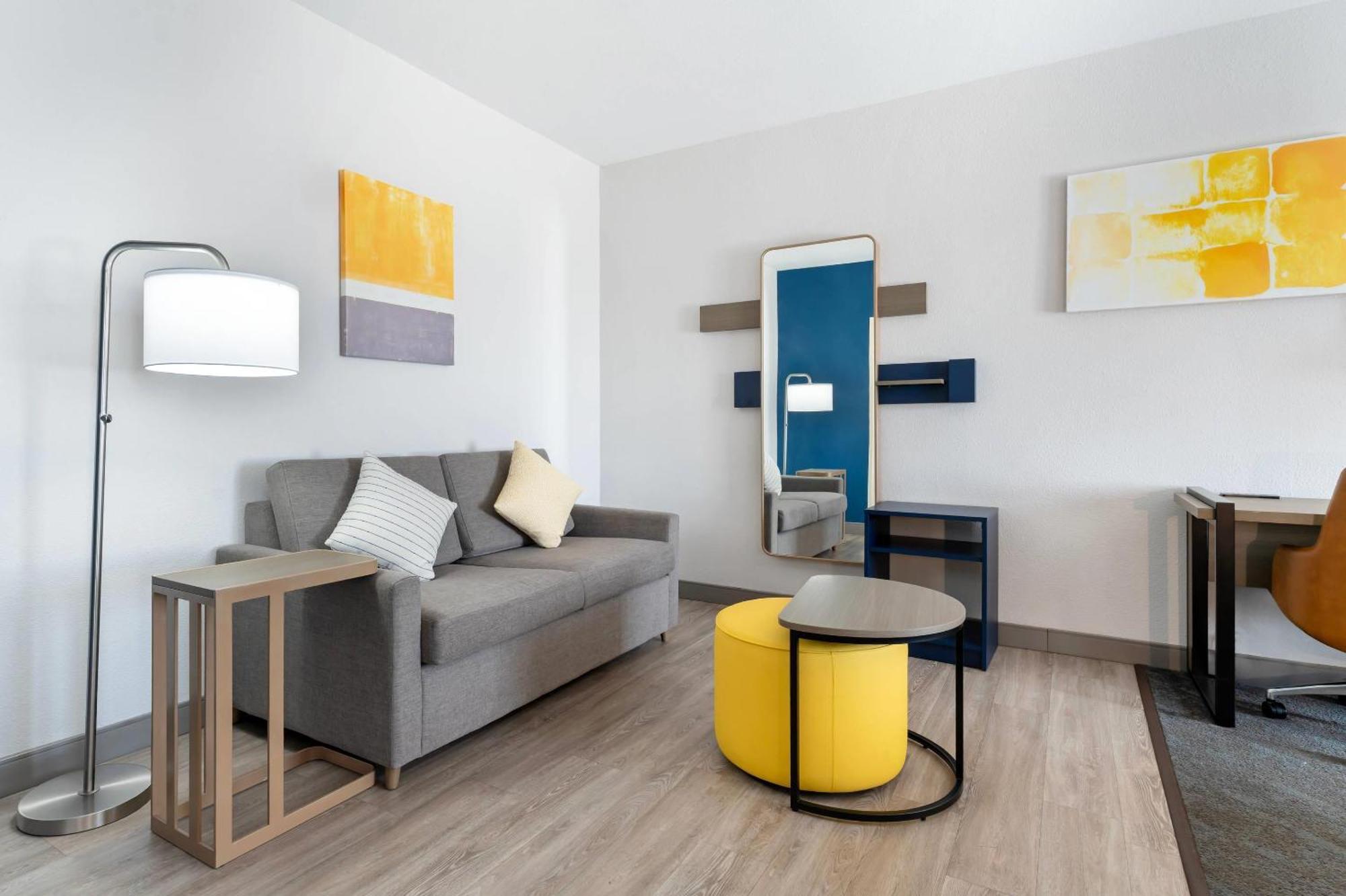Comfort Inn & Suites Sacramento - University Area Kültér fotó