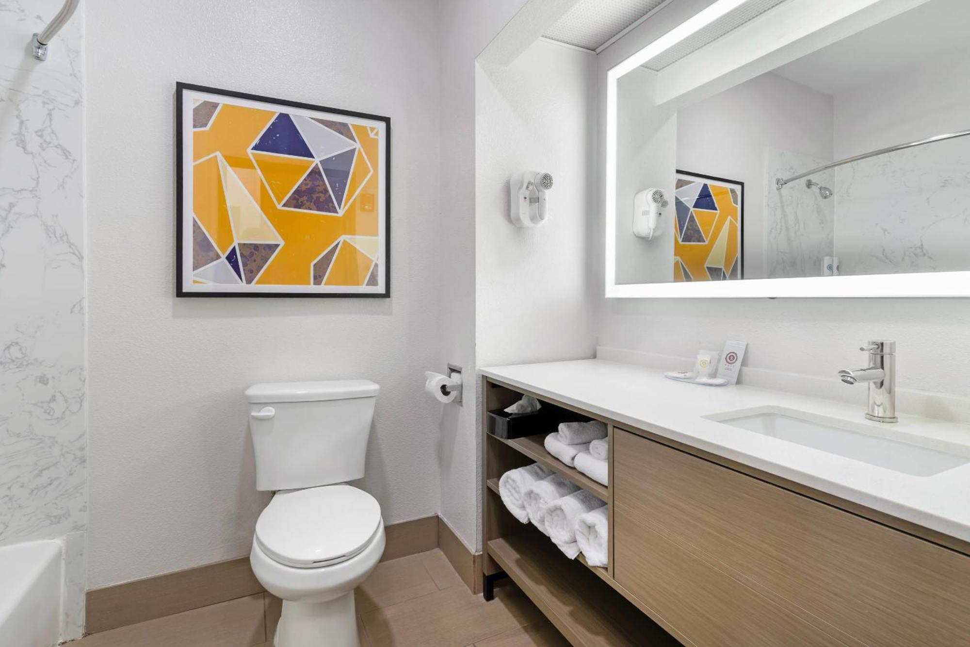 Comfort Inn & Suites Sacramento - University Area Kültér fotó